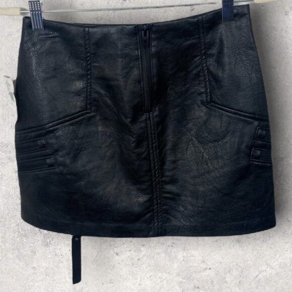 NWT Blank NYC Faux Leather Moto Zipper Mini Skirt Black Size 25 or XS Biker Boho - Picture 4 of 12